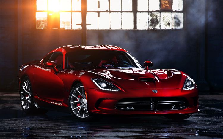 2013-SRT-viper-front-left-view